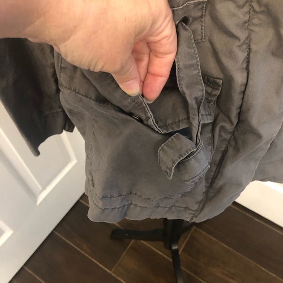 Gap Utility Jacket Grey with 4 snap close pockets - Picture 5 of 9